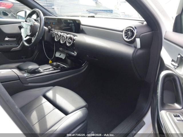 W1K3G4EBXMJ268649 Mercedes-Benz A 220