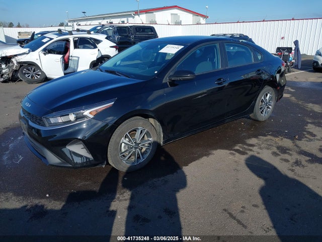 KIA Forte Lxs 2023 3KPF24AD4PE585213 Image 2