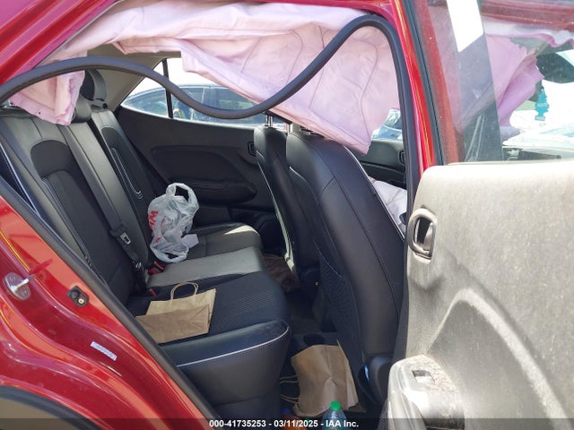 KMHRC8A37NU177565 Hyundai Venue Limited