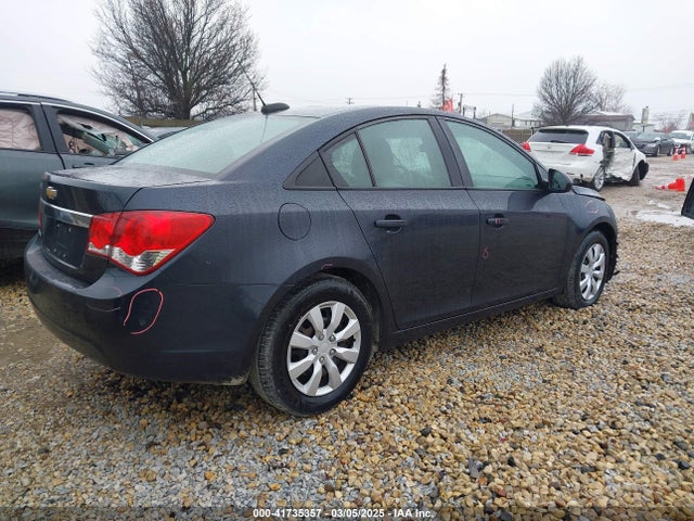 1G1PA5SH0F7274058 Chevrolet Cruze Ls Auto