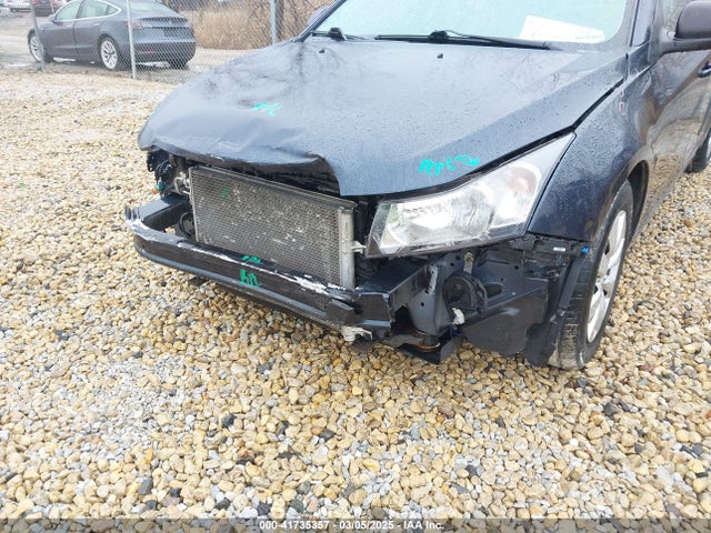 1G1PA5SH0F7274058 Chevrolet Cruze Ls Auto