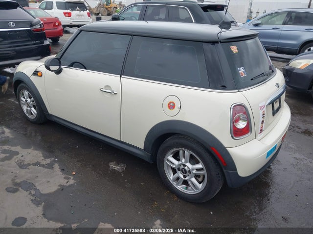2013 MINI HARDTOP WMWSU3C57DT688778 Photo 2
