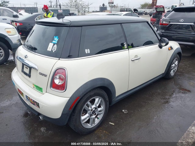 2013 MINI HARDTOP WMWSU3C57DT688778 Photo 3