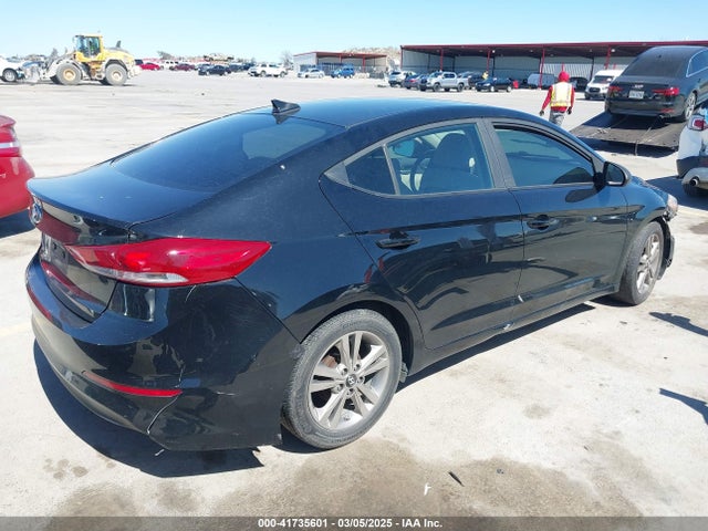 KMHD84LF8HU103555 Hyundai ELANTRA SE