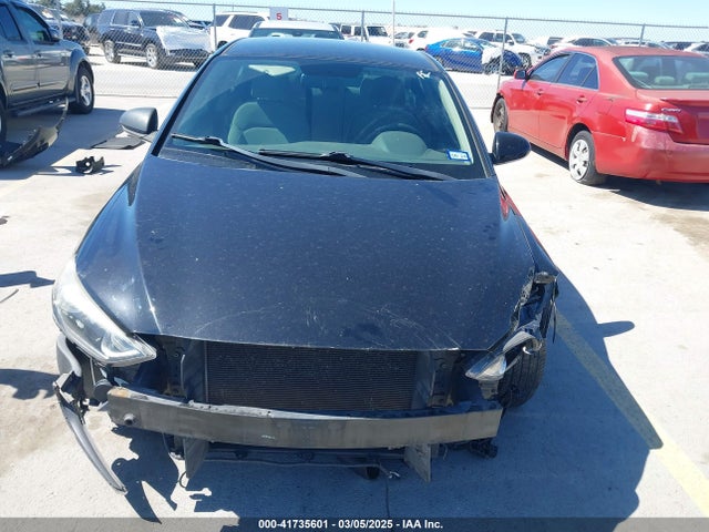 KMHD84LF8HU103555 Hyundai ELANTRA SE