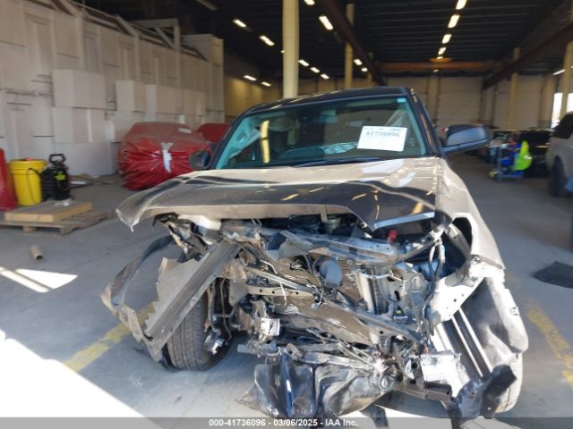 3TYRX5GNXNT049071 Toyota Tacoma Sr