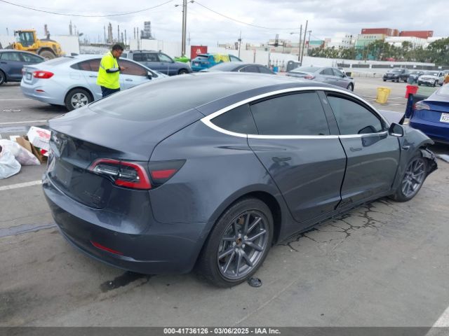 2018 TESLA MODEL 3 5YJ3E1EB9JF128335 Photo 3