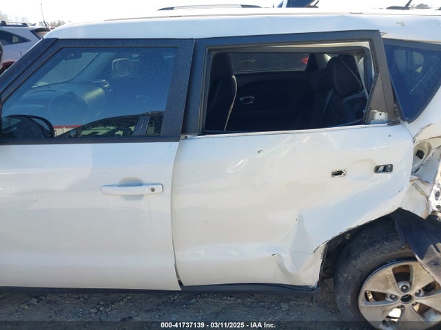 KNDJN2A28G7301652 KIA Soul
