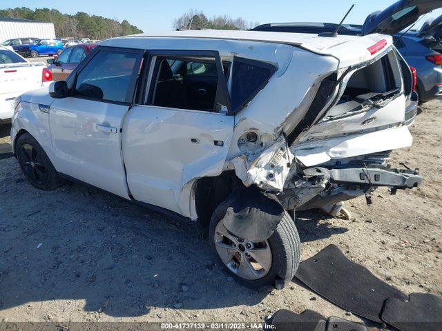 KNDJN2A28G7301652 KIA Soul
