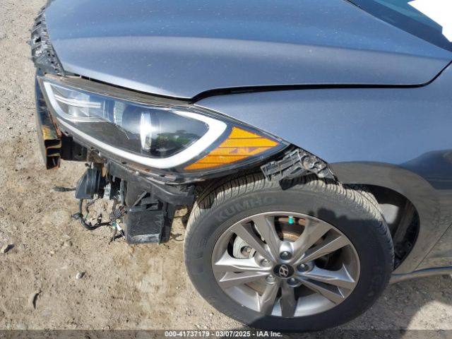 KMHD84LFXJU452027 Hyundai ELANTRA SEL