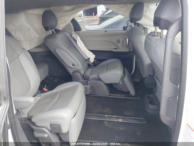 5TDZRKEC5MS017567 Toyota Sienna Limited