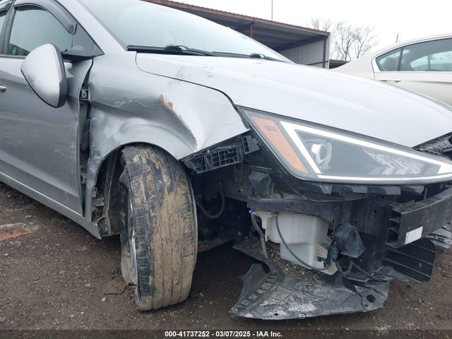 5NPD84LF1LH567004 Hyundai ELANTRA SEL