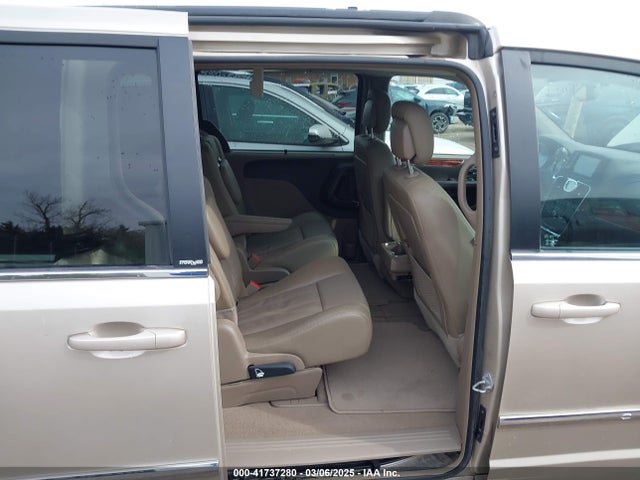 2C4RC1BG8ER304253 Chrysler Town & Country Touring
