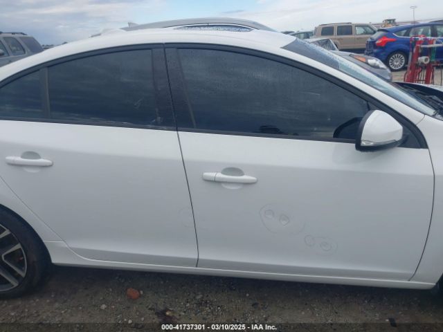 YV126MFL2H2421907 Volvo S60 T5 Dynamic