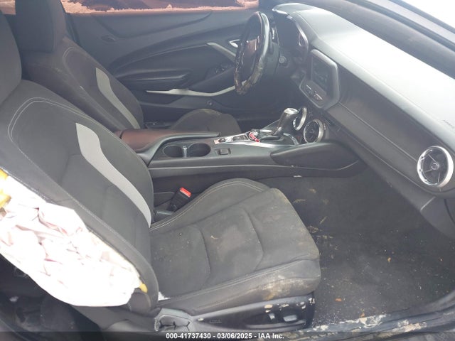 1G1FB3DX8J0124766 Chevrolet Camaro 1lt