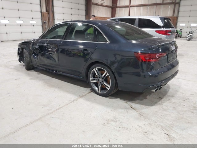 2018 AUDI A4 WAUENAF45JN016283 Photo 2