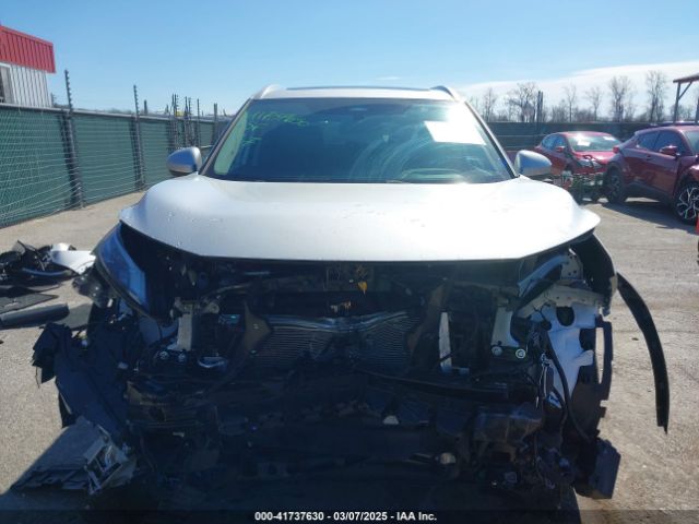 5N1BT3BA5PC813992 Nissan Rogue Sv Fwd