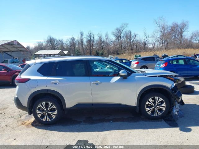 5N1BT3BA5PC813992 Nissan Rogue Sv Fwd
