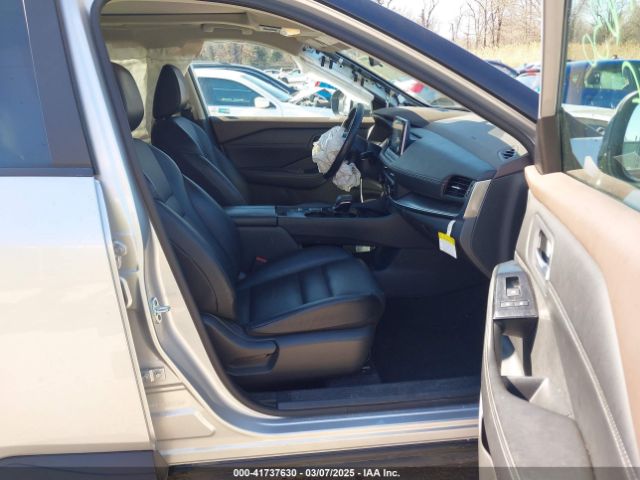 5N1BT3BA5PC813992 Nissan Rogue Sv Fwd
