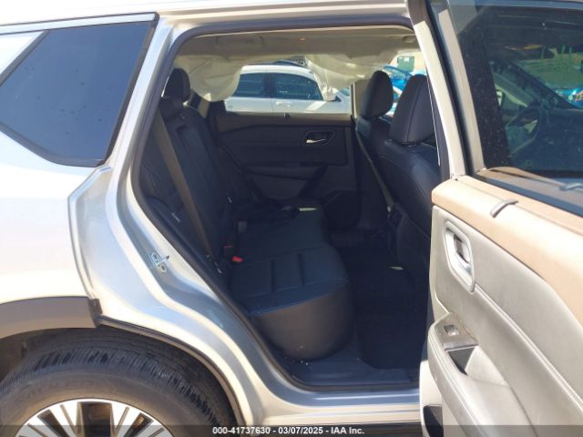 5N1BT3BA5PC813992 Nissan Rogue Sv Fwd