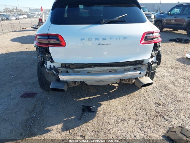 Porsche Macan 2017 WP1AA2A55HLB07044 Image 18