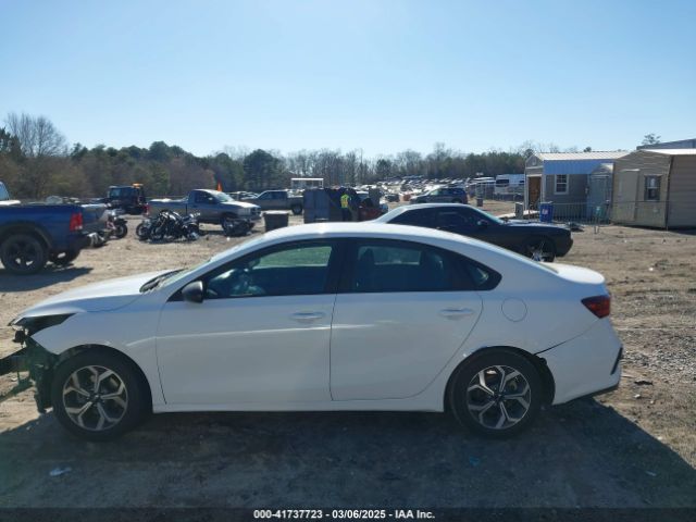 3KPF24ADXME322994 KIA Forte Lxs
