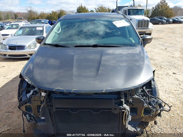 2C4RC1BG4JR204161 Chrysler Pacifica Touring L
