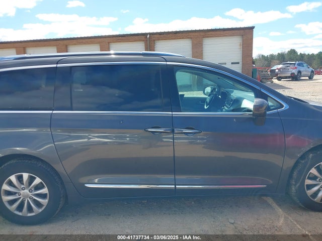 2C4RC1BG4JR204161 Chrysler Pacifica Touring L