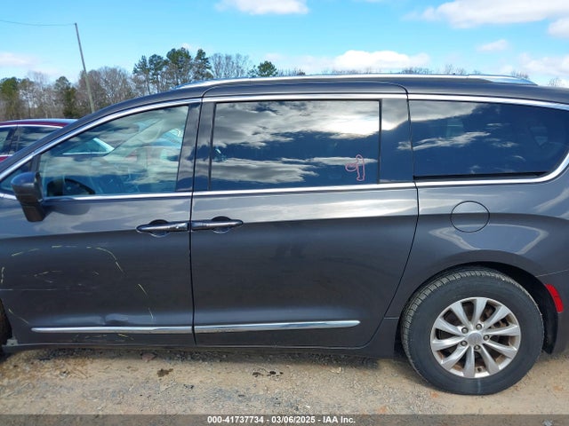 2C4RC1BG4JR204161 Chrysler Pacifica Touring L