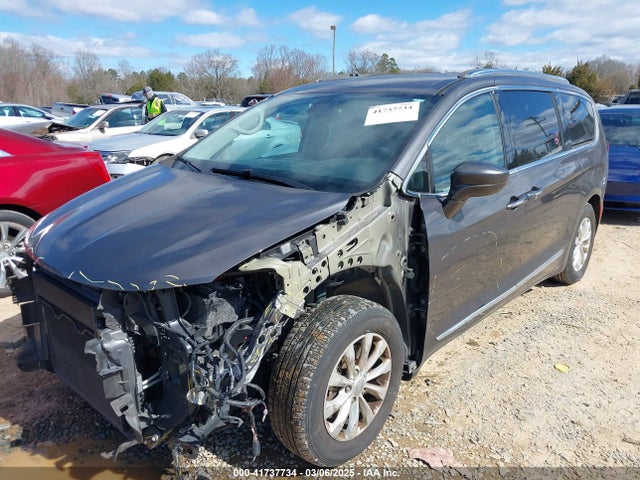 2C4RC1BG4JR204161 Chrysler Pacifica Touring L