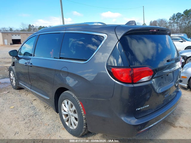 2C4RC1BG4JR204161 Chrysler Pacifica Touring L