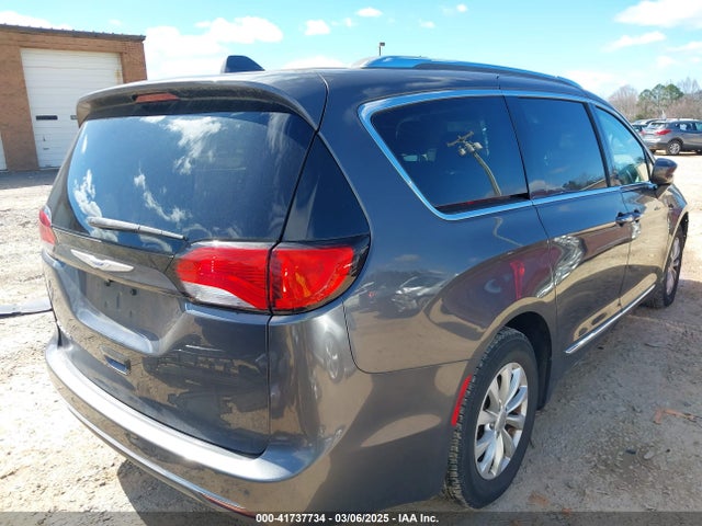 2C4RC1BG4JR204161 Chrysler Pacifica Touring L