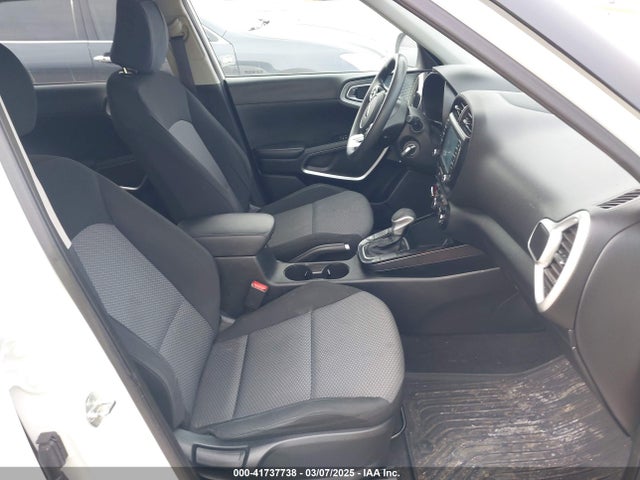 KNDJ23AU2M7143076 KIA SOUL LX