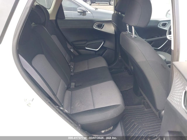 KNDJ23AU2M7143076 KIA SOUL LX
