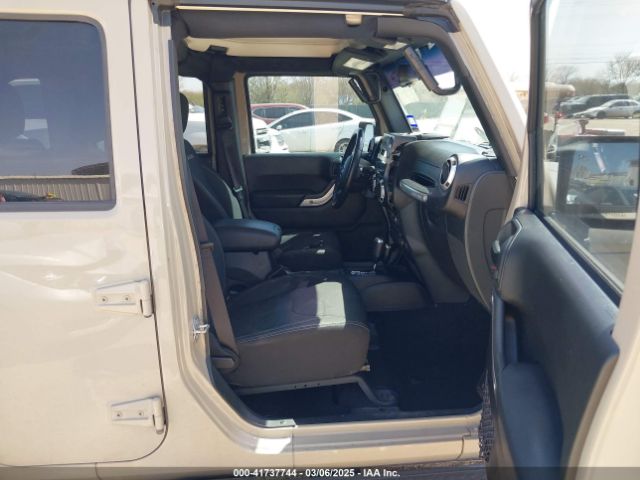 1C4BJWEG2HL722403 Jeep Wrangler Unlimited Sahara 4x4