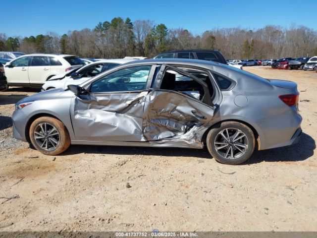 3KPF24AD5PE616176 KIA Forte Lxs