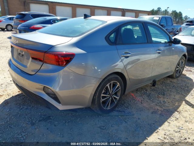 3KPF24AD5PE616176 KIA Forte Lxs