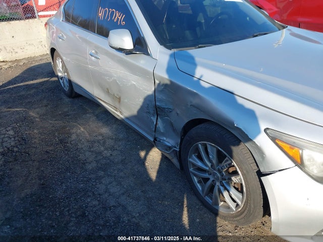 JN1BV7AR9EM686042 Infiniti Q50 Premium