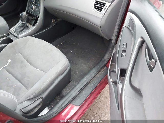 5NPDH4AE7FH628841 Hyundai ELANTRA SE