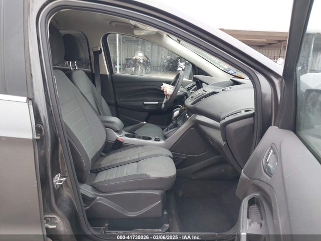1FMCU0G75GUB84242 Ford ESCAPE SE