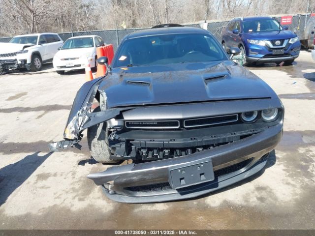 2C3CDZAG6KH701632 Dodge Challenger Sxt