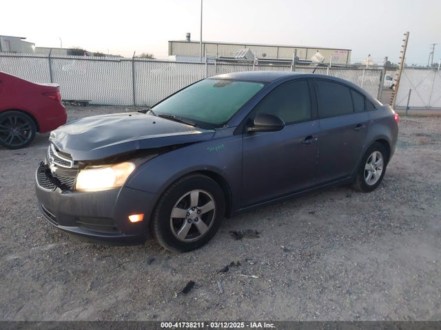 1G1PA5SH2E7431877 Chevrolet Cruze Ls Auto