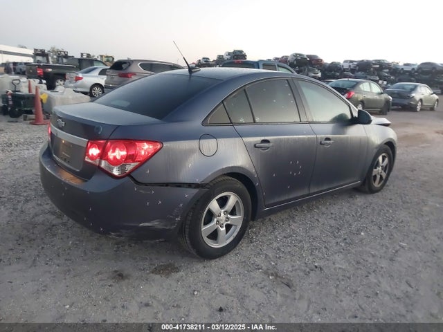 1G1PA5SH2E7431877 Chevrolet Cruze Ls Auto