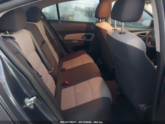 1G1PA5SH2E7431877 Chevrolet Cruze Ls Auto