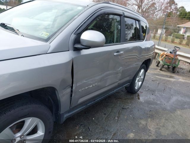 1C4NJCEA8GD612861 Jeep Compass Latitude