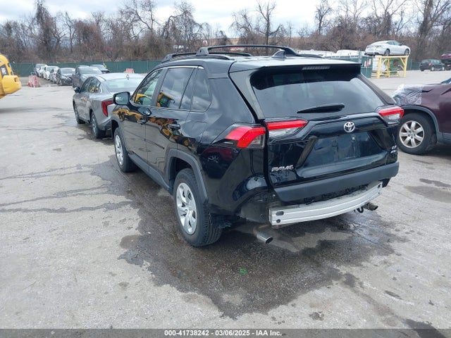 Toyota RAV4 LE 2020 JTMF1RFV1LD064656 Image 3