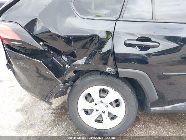 Toyota RAV4 LE 2020 JTMF1RFV1LD064656 Image 6