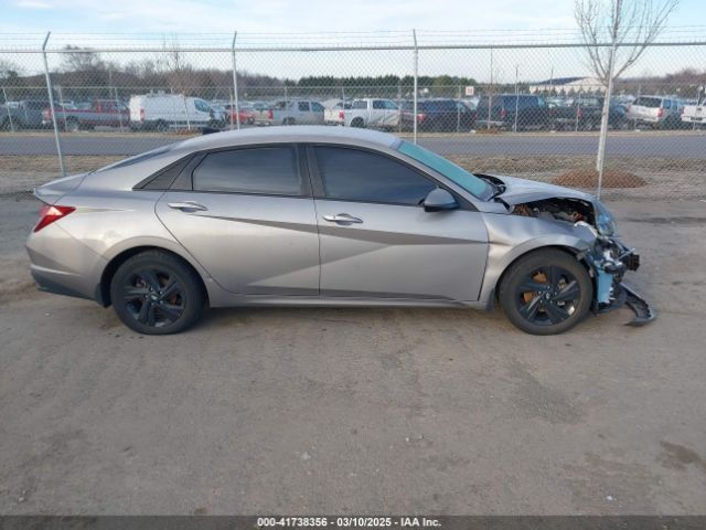 KMHLM4AG0NU240794 Hyundai ELANTRA SEL