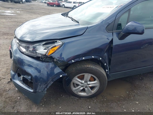 Chevrolet TRAX LS 2019 3GNCJNSB4KL270755 Image 17
