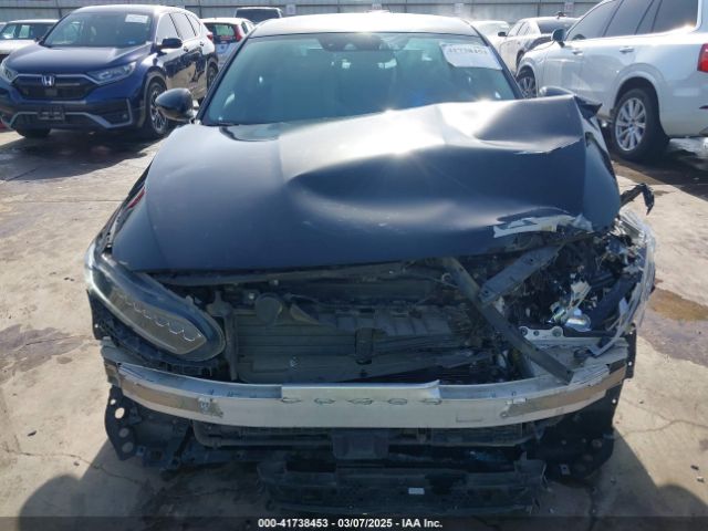 1HGCV3F90JA001832 Honda Accord Hybrid Touring